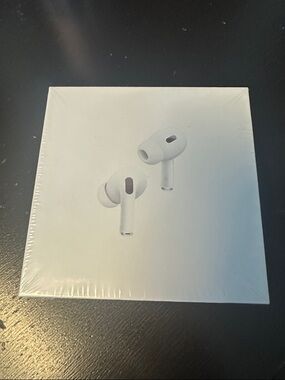 Wireless In-Ear Noise-Cancelling Earbuds - White